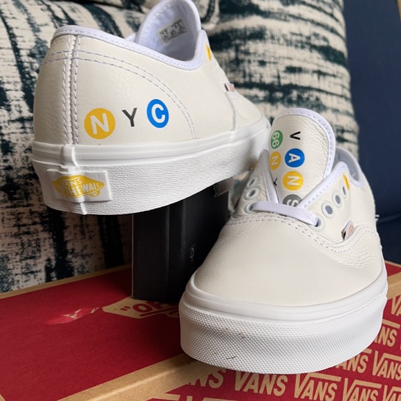 Vans Authentic NYC True White/True White WMNS - Picture 10 of 16